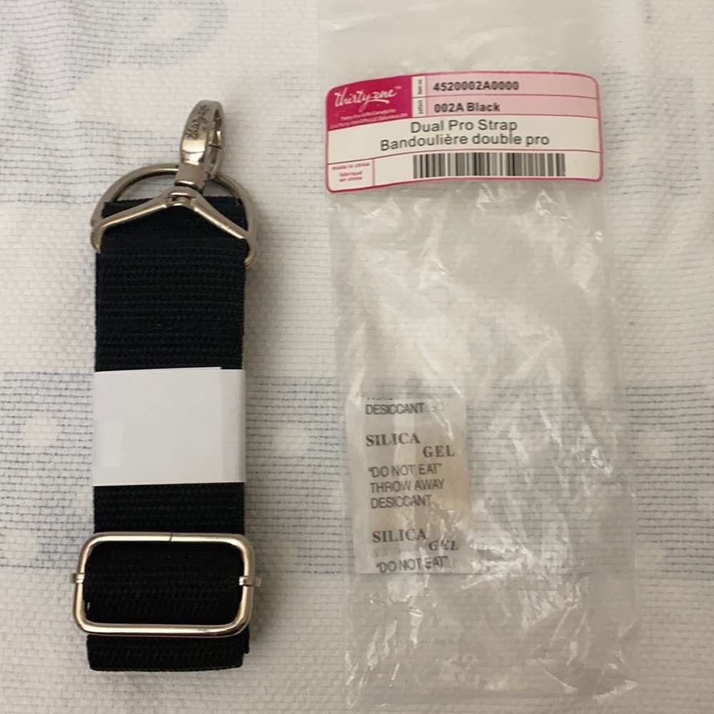 ❤️3/$30 Thirty One Dual Webbed Pro Strap Black NIP